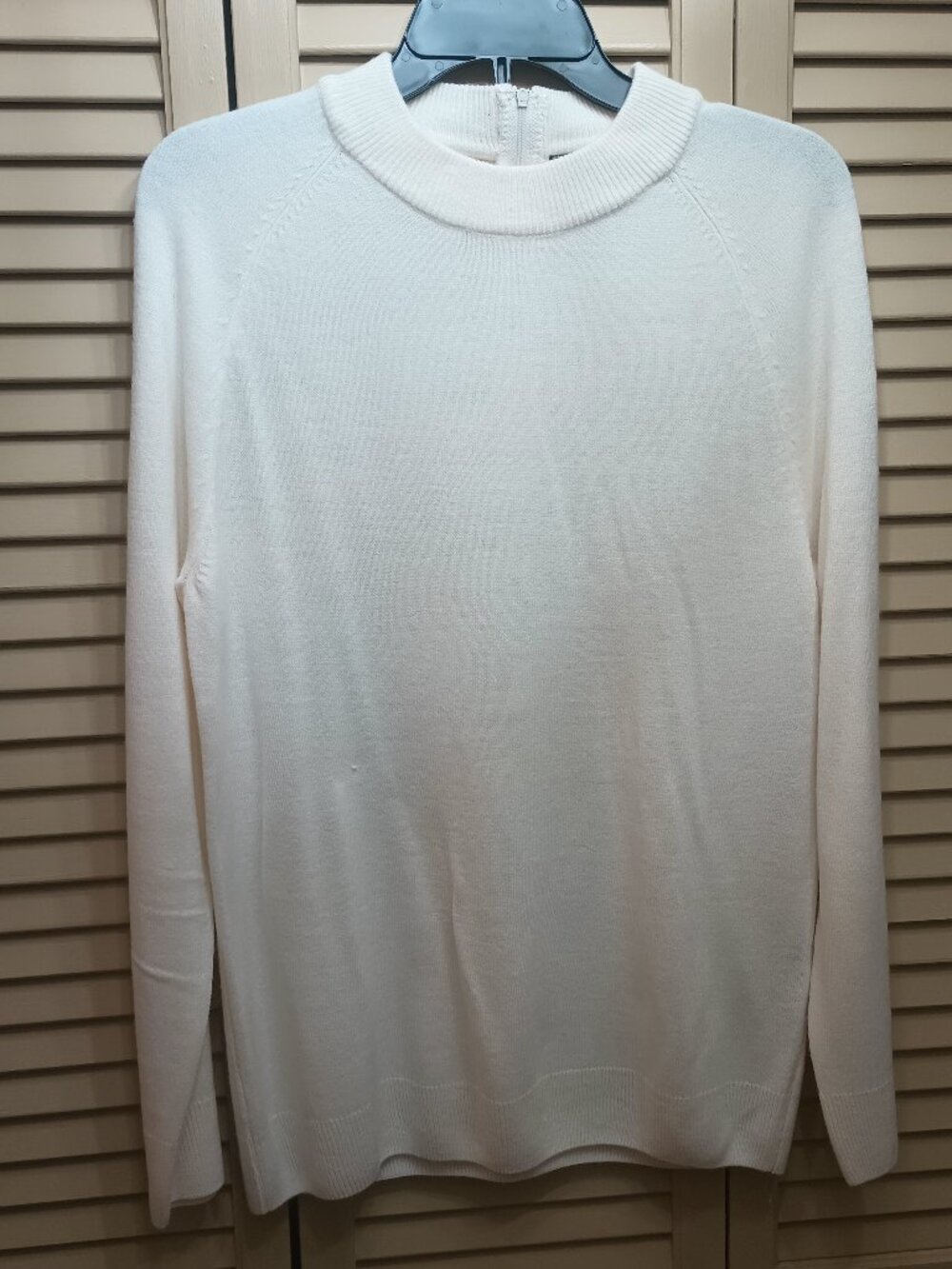 LISA International Cream Long Sleeve Crew Neck Sweater L